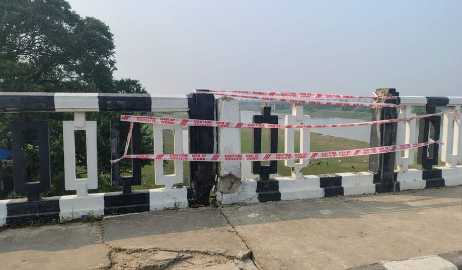 65-year-old Rajwadi bridge is running on a rope