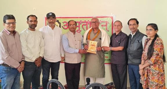 Literary figure Naveen Baiswari received the honor