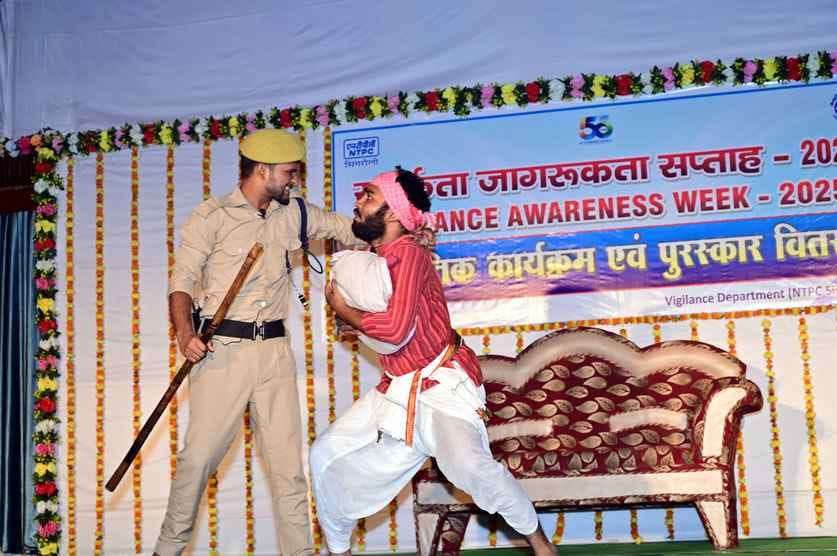 Charandas Chor's theatrical presentation appreciated