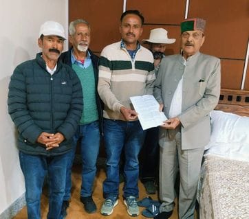 The corporation bus has not been running for Shikhardhar for six months, a memorandum was submitted to the MLA.