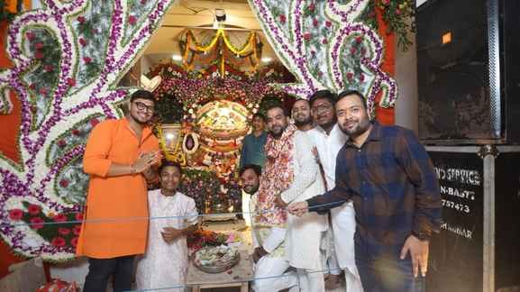 Shri Shyam Baba's birth anniversary was celebrated at Tridev Dham Temple.