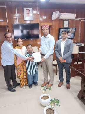 Disabled Welfare Association Bilaspur sent a memorandum to the CM through the Deputy Commissioner.