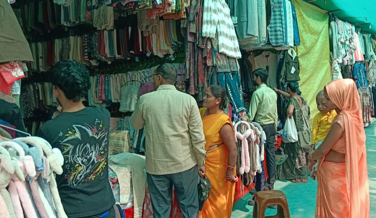 Stylish woolen clothing market adorns the market, creating a buzz for pre-winter clothes