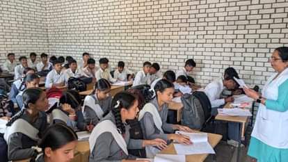 Students were given information about traditional food.