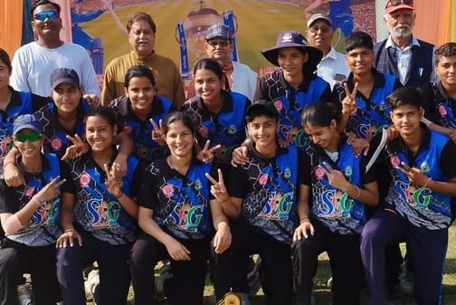 Women cricketers celebrated India's second consecutive day of champions