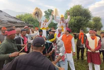 Dev Jathas left from Salta, Bagoti and Jamras for Nagarughat.