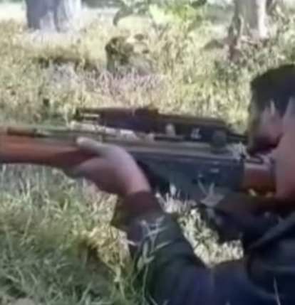 MP News: Naxalites opened fire on security forces in Katejhiriya forest of Balaghat.