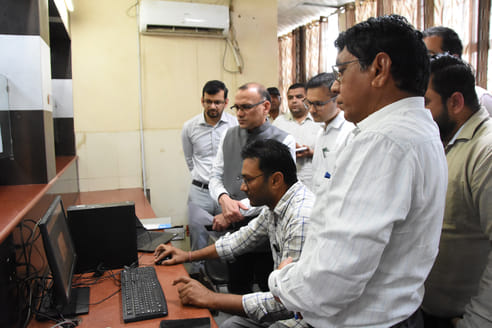 DC Bharti reached the e-Disha Center and said that paperless registry will increase transparency