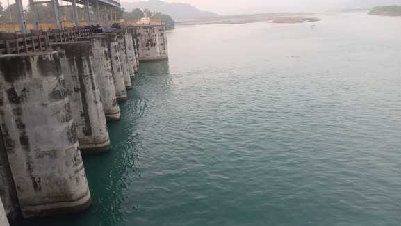 The project is facing a crisis due to the falling water level at Hathinikund Barrage