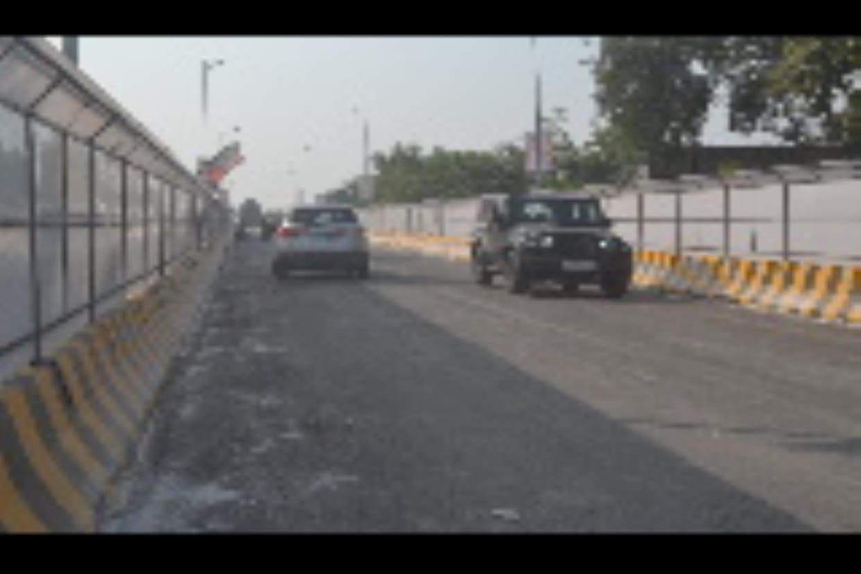 Jaipuria Overbridge opens, vehicles speed up