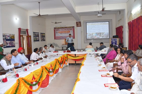 Agricultural scientists provided agricultural information to farmers.