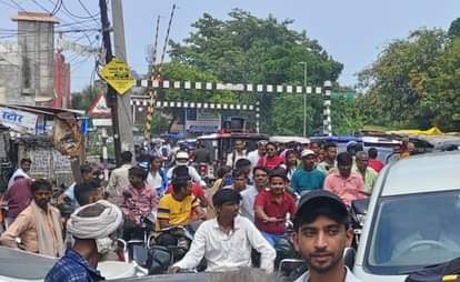 A three-lane overbridge will be built at Sri Krishna Talkies railway crossing, which will provide relief from traffic jams