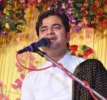 The audience was thrilled to hear the story of Krishna's childhood pranks.