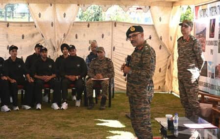 ऑप हिल की लड़ाई का हीरक जयंती समारोह राजोेरी के बलनोई में पुष्पांजलि अर्पित करने और सांस्कृतिक 