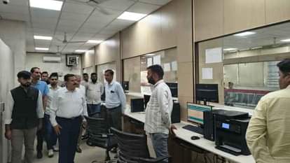 One registry on the second day, the Deputy Commissioner inspected the arrangements at the Saral Center.