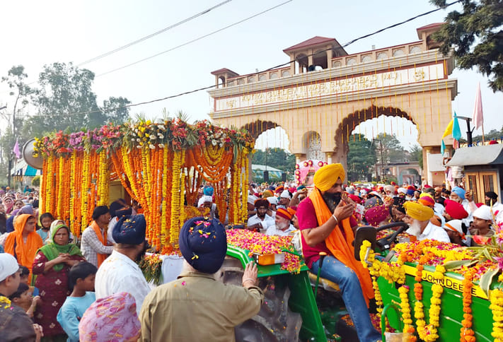 City Kirtan decorated on Prakashotsav, grand welcome given at Shri Gurudev Niwas Kutiya