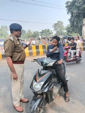 Seven e-rickshaws and 48 two-wheelers were challaned for not following the rules.