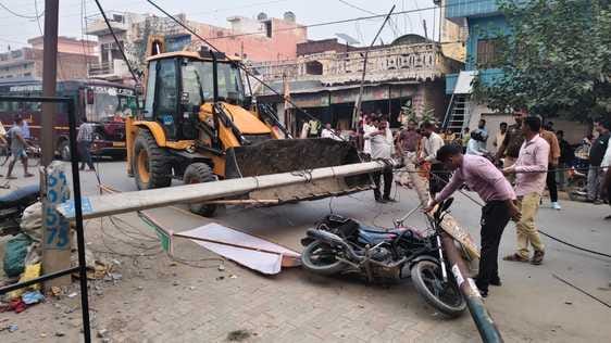 Electric wires fell from poles, bike rider saved his life by jumping.