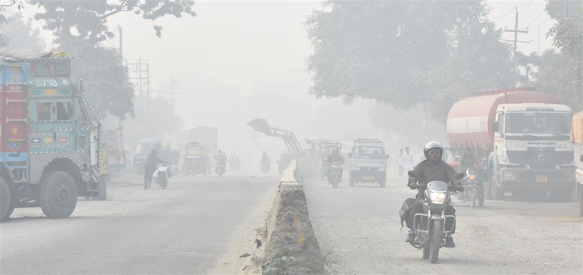The AQI reached 376 as the day broke, and smog added to the woes.