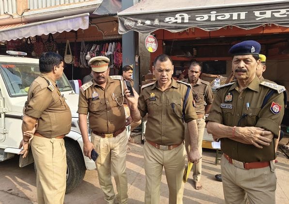 The explosion of a cotton bomb caused a stir