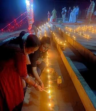 Ganga Utsav celebrated at Yamuna Pakkaghat, 1100 lamps lit