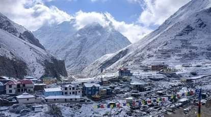Two and a half to three inches of snowfall in Chitkul and Kuno Charang villages
