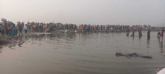 Devotees flocked to the Rajghat fair on Kartik Purnima and indulged in shopping.