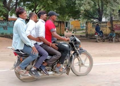 UP: Wow, Moradabad! man didn wear helmet and ended up paying fine equivalent to price of 67000 helmets