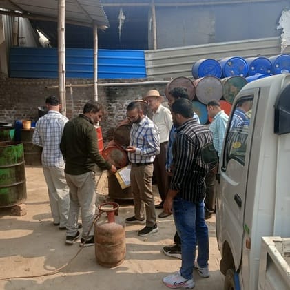 Illegal plastic washing factories on Nizampur Road will be closed.