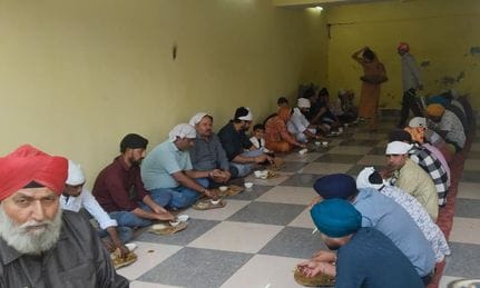 Shabad Kirtan filled with devotion echoed in Gurudwara on Guru Nanak Jayanti.