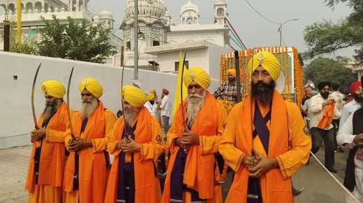 A grand Nagar Kirtan was organised in Dharamnagari on the occasion of Guru Nanak Dev's Prakash Parv.