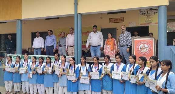 Winners of competitions on stubble management were awarded to students.