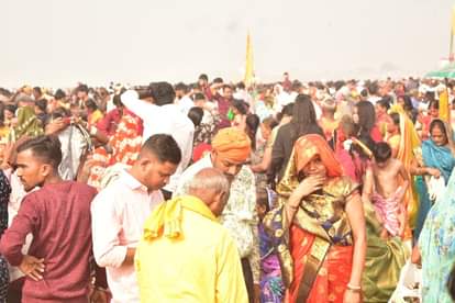 12 lakh people took a dip in the Ganga on Kartik Purnima