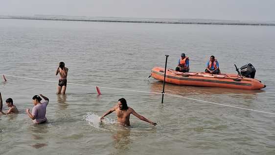 Devotees took a dip at Kharkhali Gandhi Ganga Ghat