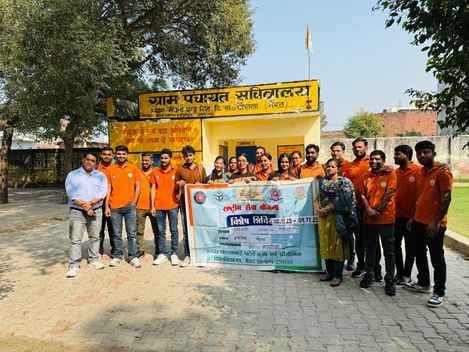 Volunteers started cleanliness drive