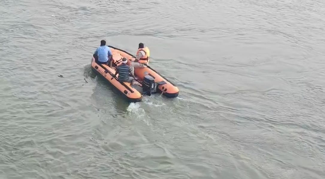 Tragic Incident on Kartik Purnima: Four Youths Drown in Narmada, Two Rescued, Two Still Missing
