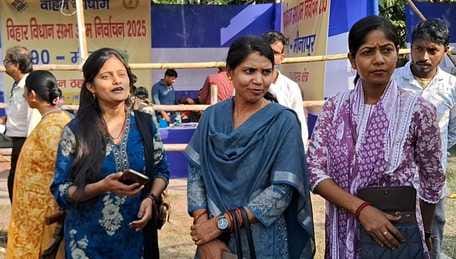 Muzaffarpur Bihar news : bpsc teacher excited to do election tommorrow as a polling party