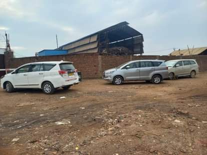 The factory gates were closed and the investigation continued until late at night, and traffic was stopped.