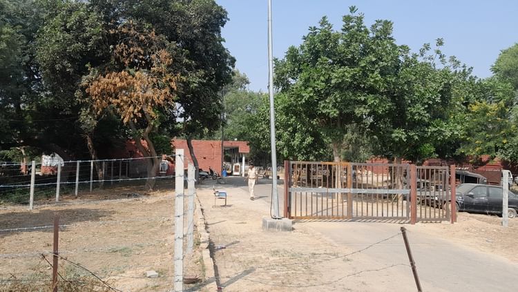 Sirsa News: एसआईटी ने मालखाने में नशीले पदार्थों का रिकॉर्ड जांचा, चार घंटे आरोपी से पूछताछ