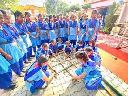 Taught scouts and guides how to tie knots