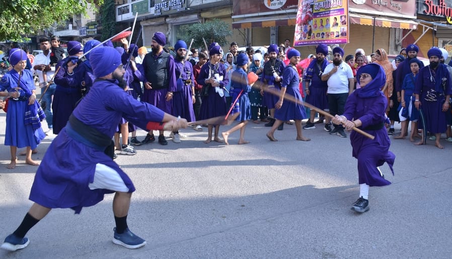Kirtan and recitation continued throughout the day in over 100 gurdwaras.