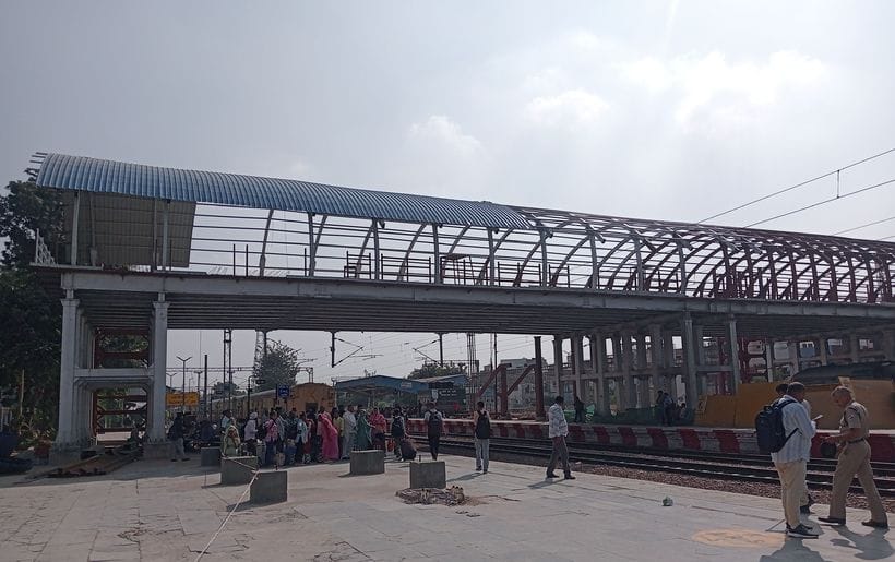 The construction of a new foot overbridge at the railway station at a cost of Rs 4.50 crore is in its final stages, with circular sheds being erected.