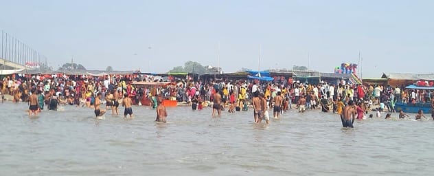 Faith overflowed at Kachla Ghat, worship was performed by taking a dip