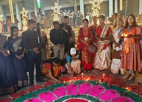 5100 diyas were lit at Kachla Ghat and rangoli was also decorated.