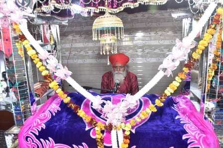 The congregation celebrated Prakashotsav with enthusiasm and devotion.