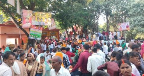 Thousands of people bathed and donated at the Sitadwar temple.