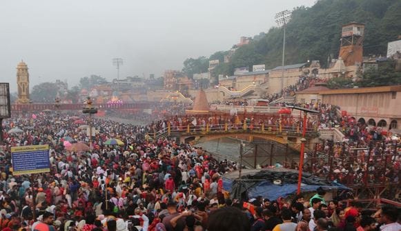 Haridwar exudes a heavenly aura: 2.6 million devotees bathe in the Ganges on Kartik Purnima