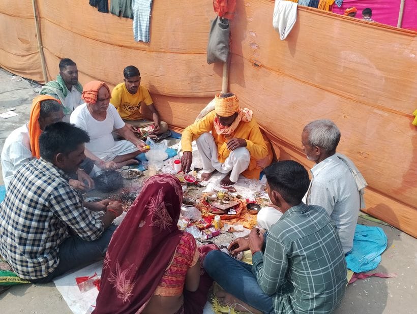 Dhai Ghat: Thousands of devotees bathed in the Ganga on Kartik Purnima