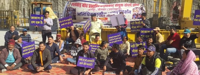 Anger erupts when officials fail to reach protesters for talks