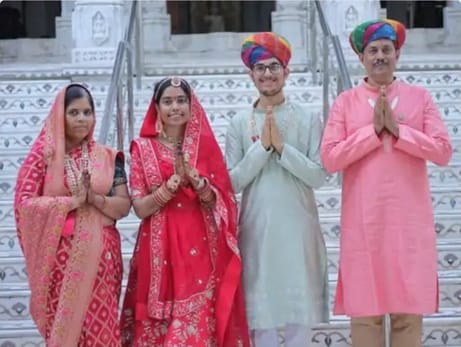 Diksha with familyAnamika Oswal to give up worldly life on November 9, Varghoda to leave city